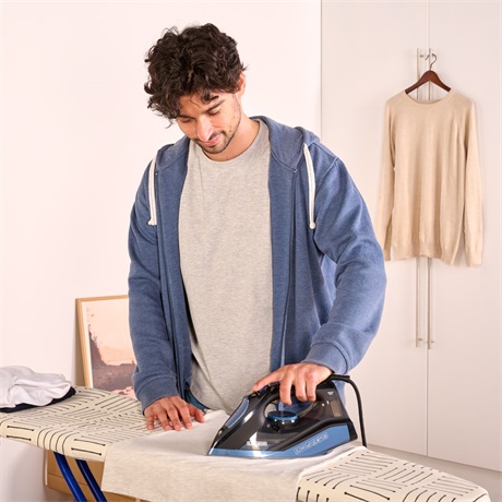 Black and Decker BXIR2801E Gőzölős vasaló