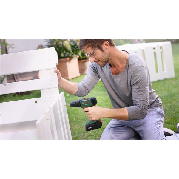Bosch 06039D4001 Universaldrill 18V 1x1,5Ah kofferban akkus fúró-csavarozó